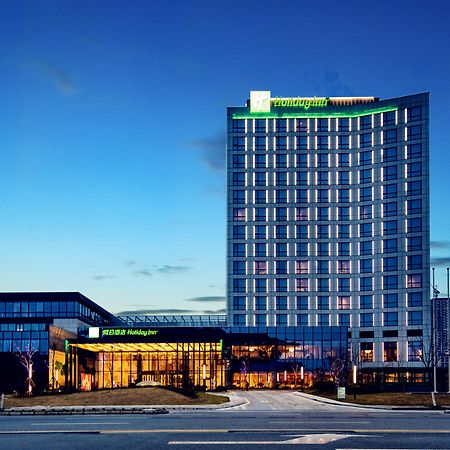 Holiday Inn Wuxi Taihu New City By Ihg Bagian luar foto